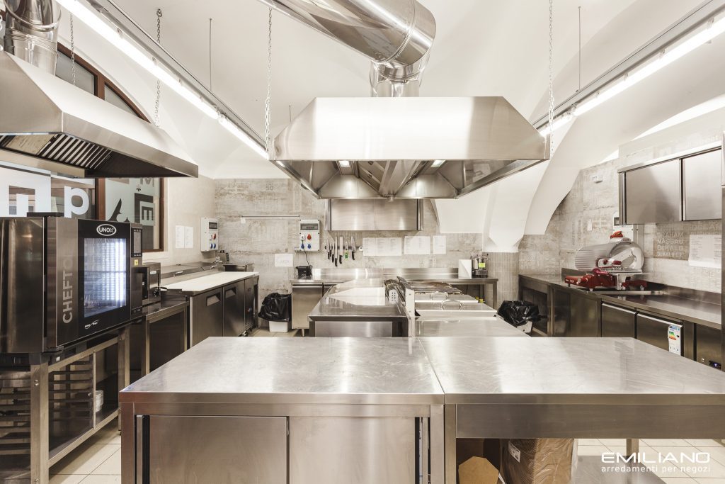 cucina professionale attrezzatura